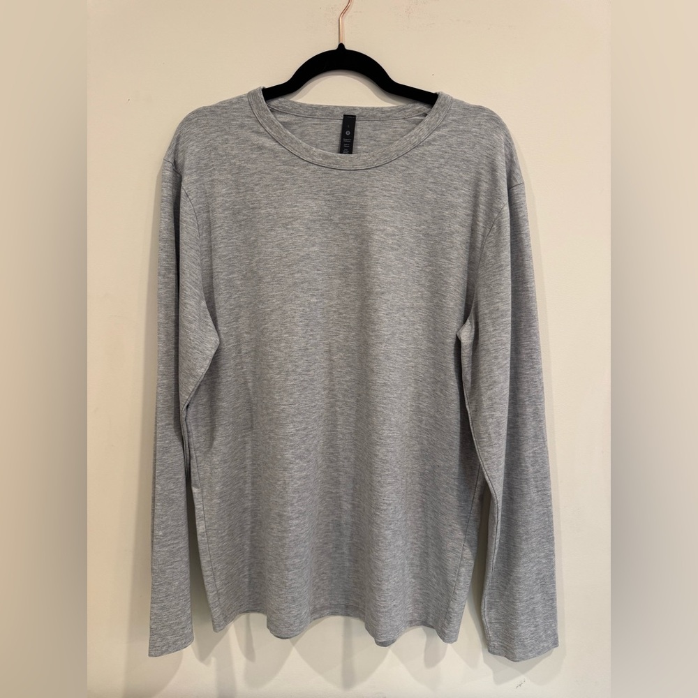 Lululemon mens long sleeve tee-shirt.